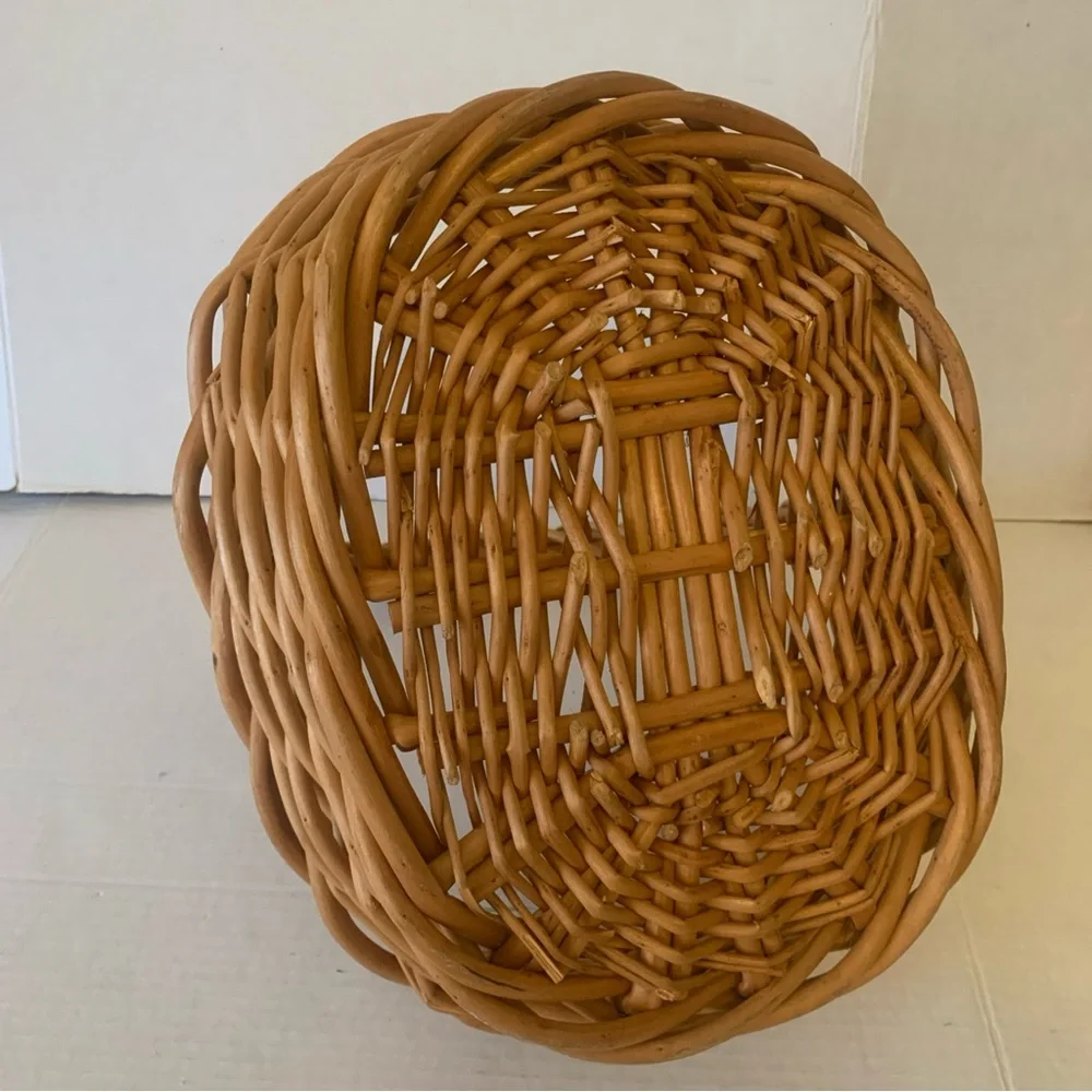 Large Oval Woven Wicker Rattan Storage/ Gathering Basket W/ Handle 14” long EUC